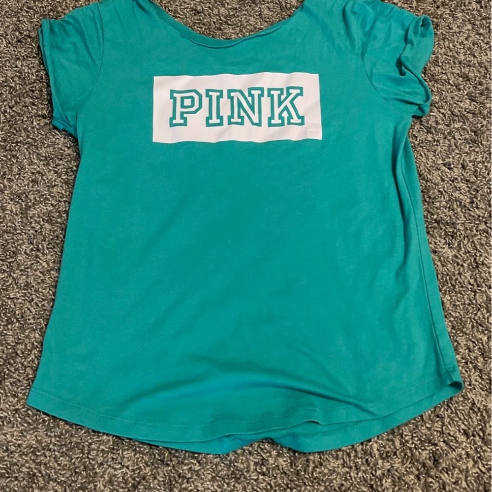 VS Pink tee